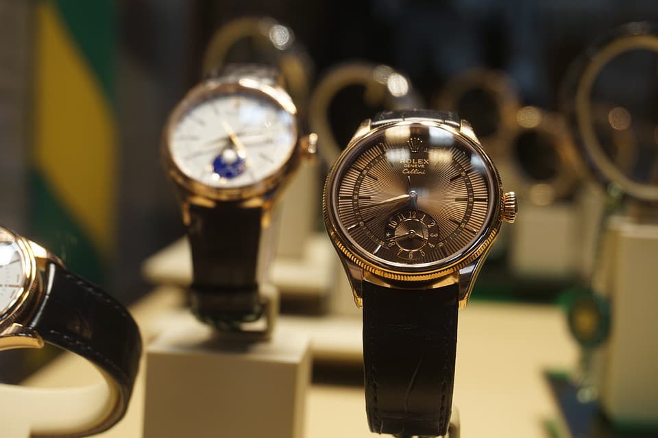 Investir dans les montres de luxe : 8 points essentiels avant de se lancer