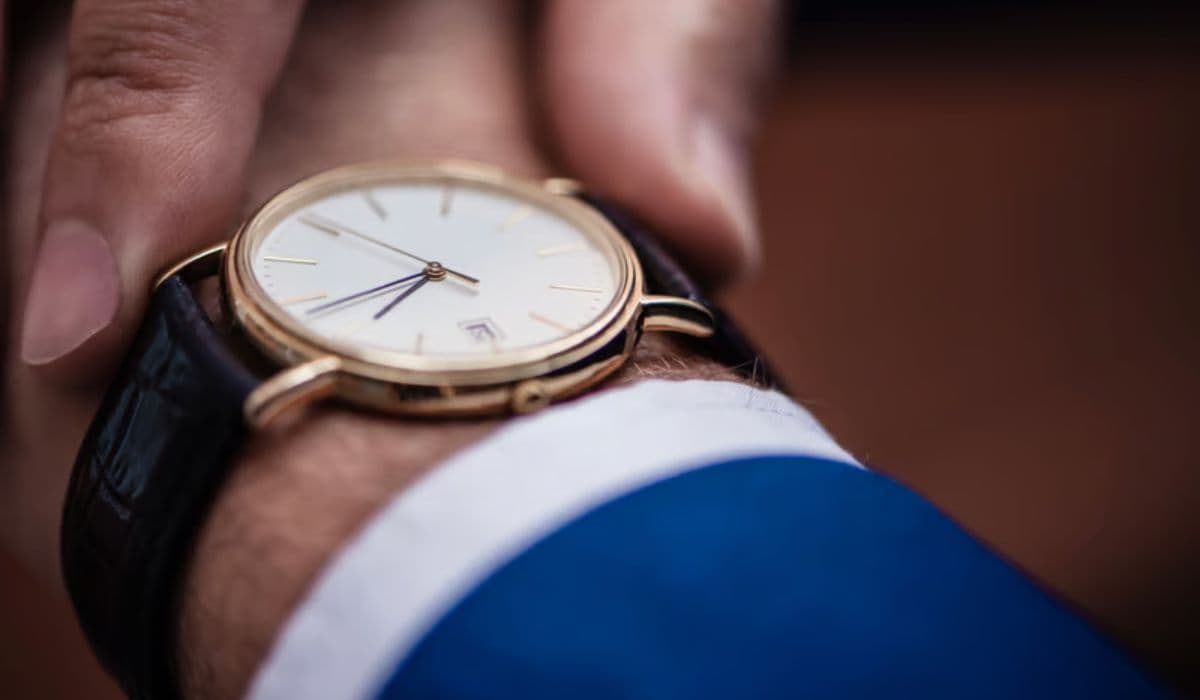 Montre Extra Plate Homme : Le Guide Complet pour Bien Choisir en 2026